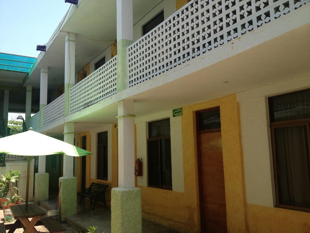 Hotel San Lorenzo Barra de Navidad Exterior foto