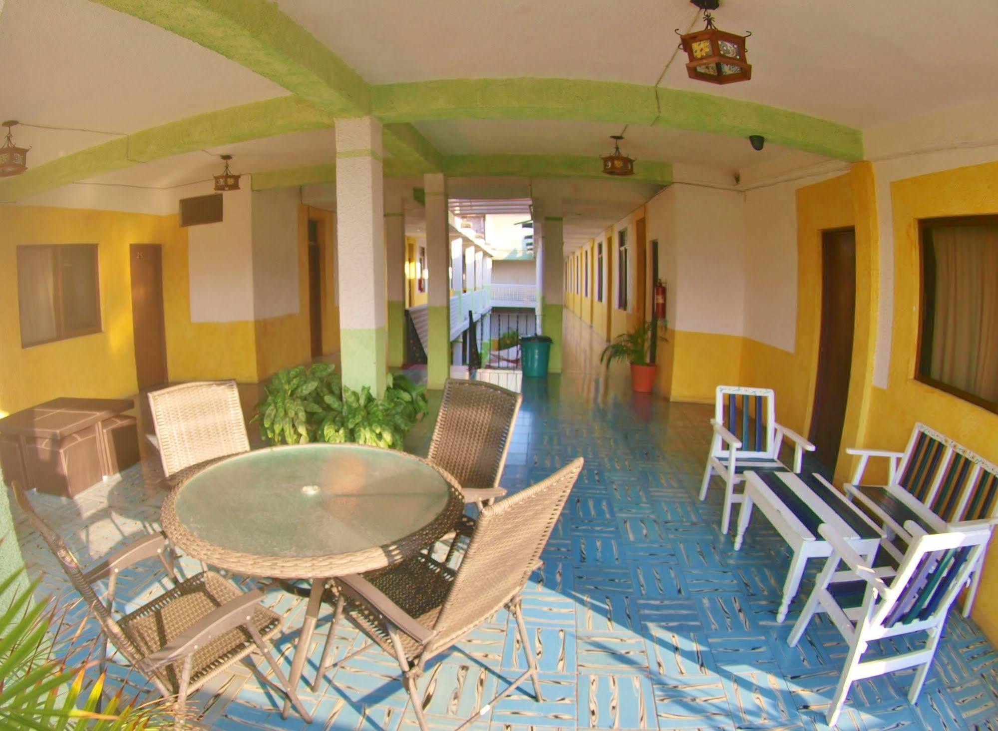Hotel San Lorenzo Barra de Navidad Exterior foto